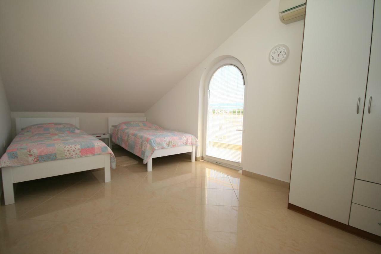 Apartment Mimoza 5, Baska, Krk Ngoại thất bức ảnh